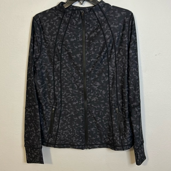 Climawear zip up athletic camo jacket in black and grays, women’s size large. - Picture 1 of 8